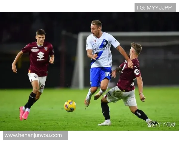 都灵与斯帕尔马的激烈对决揭示意甲新赛季的竞争格局与球队实力较量