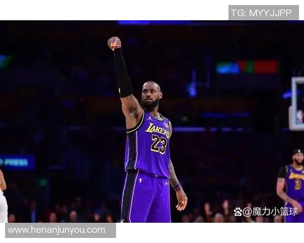詹姆斯再创辉煌40分10篮板7助攻湖人加时逆转勇士成功晋级季后赛
