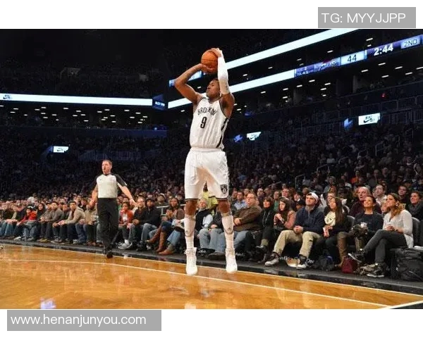 马尚布鲁克斯的篮球传奇之路与职业生涯的辉煌成就分析 马尚布鲁克斯的篮球传奇之路与职业生涯的辉煌成就分析