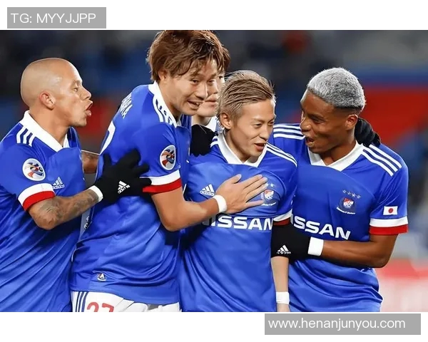 冈山绿与新泻天鹅的激烈对决展现足球魅力与团队精神的巅峰较量