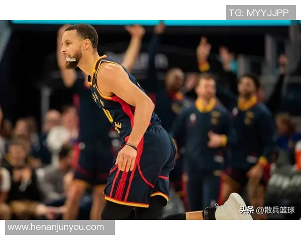 库里对阵雷霆的精彩数据统计分析与比赛回顾 库里对阵雷霆的精彩数据统计分析与比赛回顾